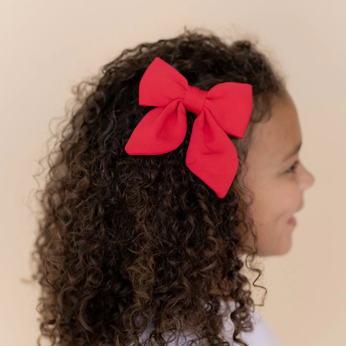 Medium Alligator Clip Bow in Cardinal Main image
