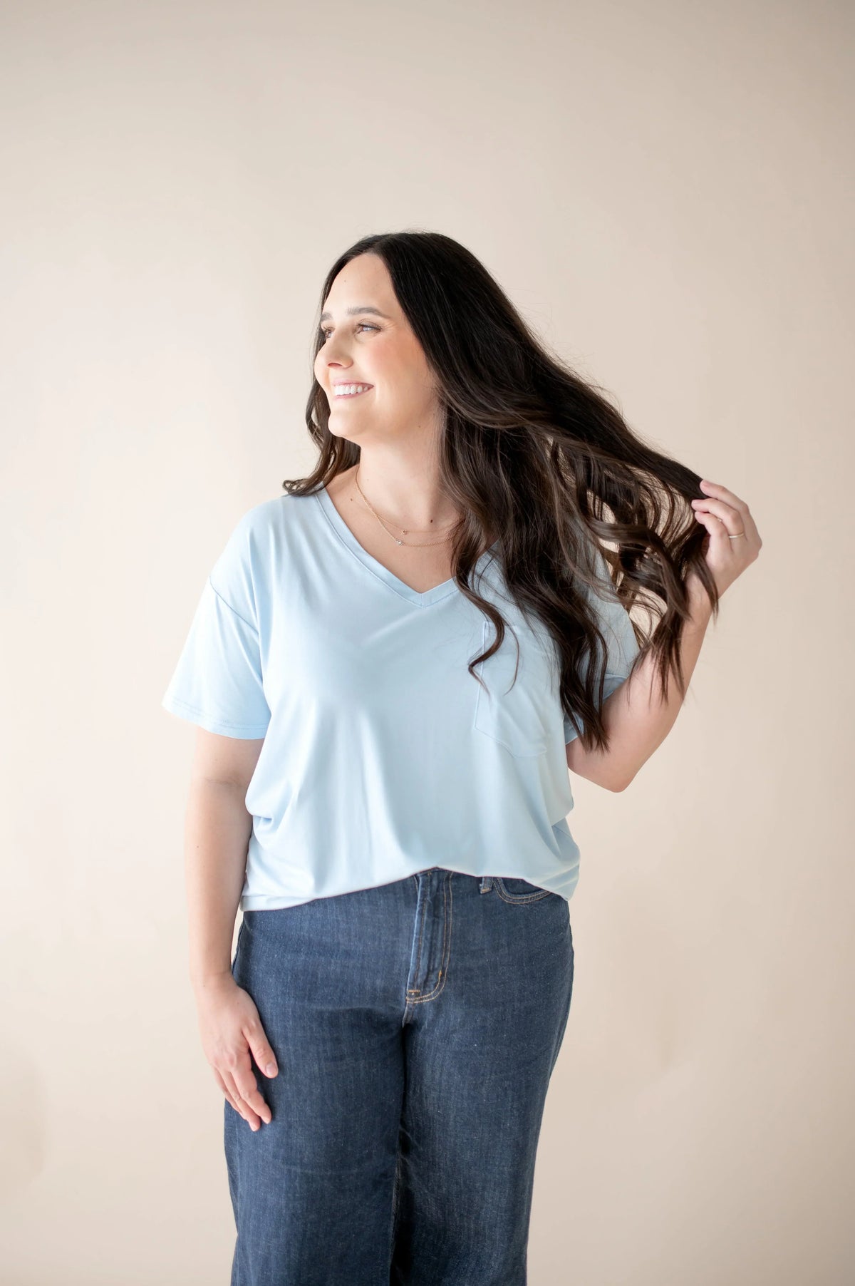 Women's Relaxed Fit V-Neck in Breeze Main image