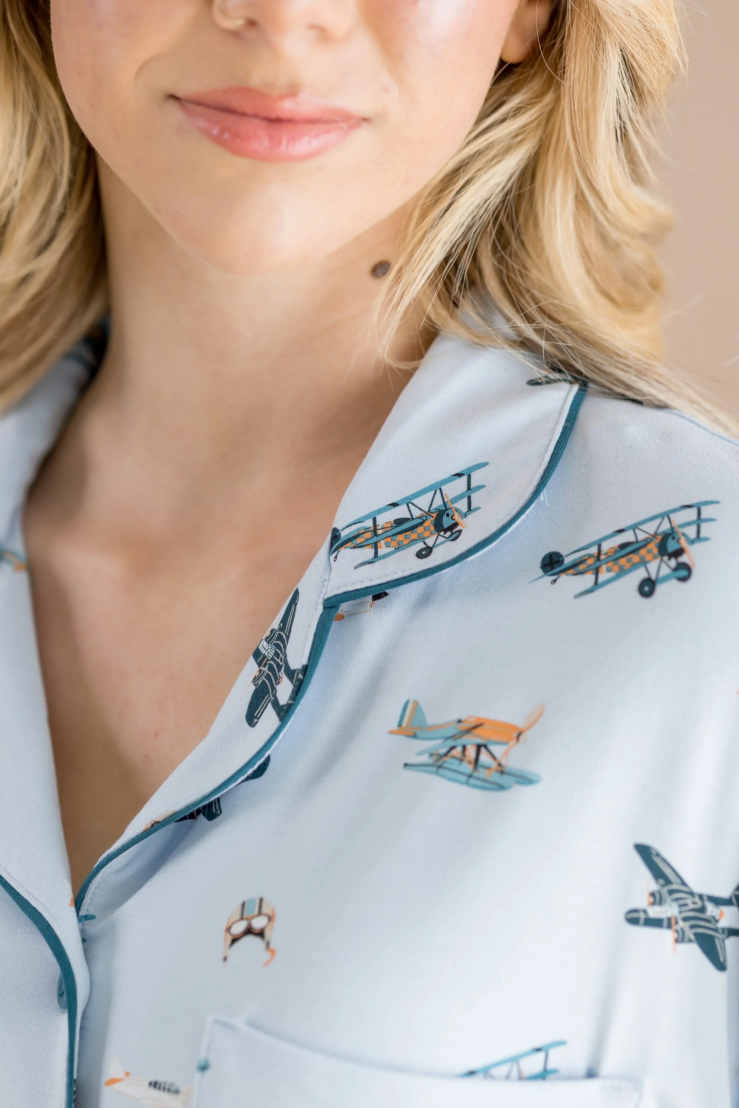 Women's Short Sleeve Pajama Set in Take Off Secondary image