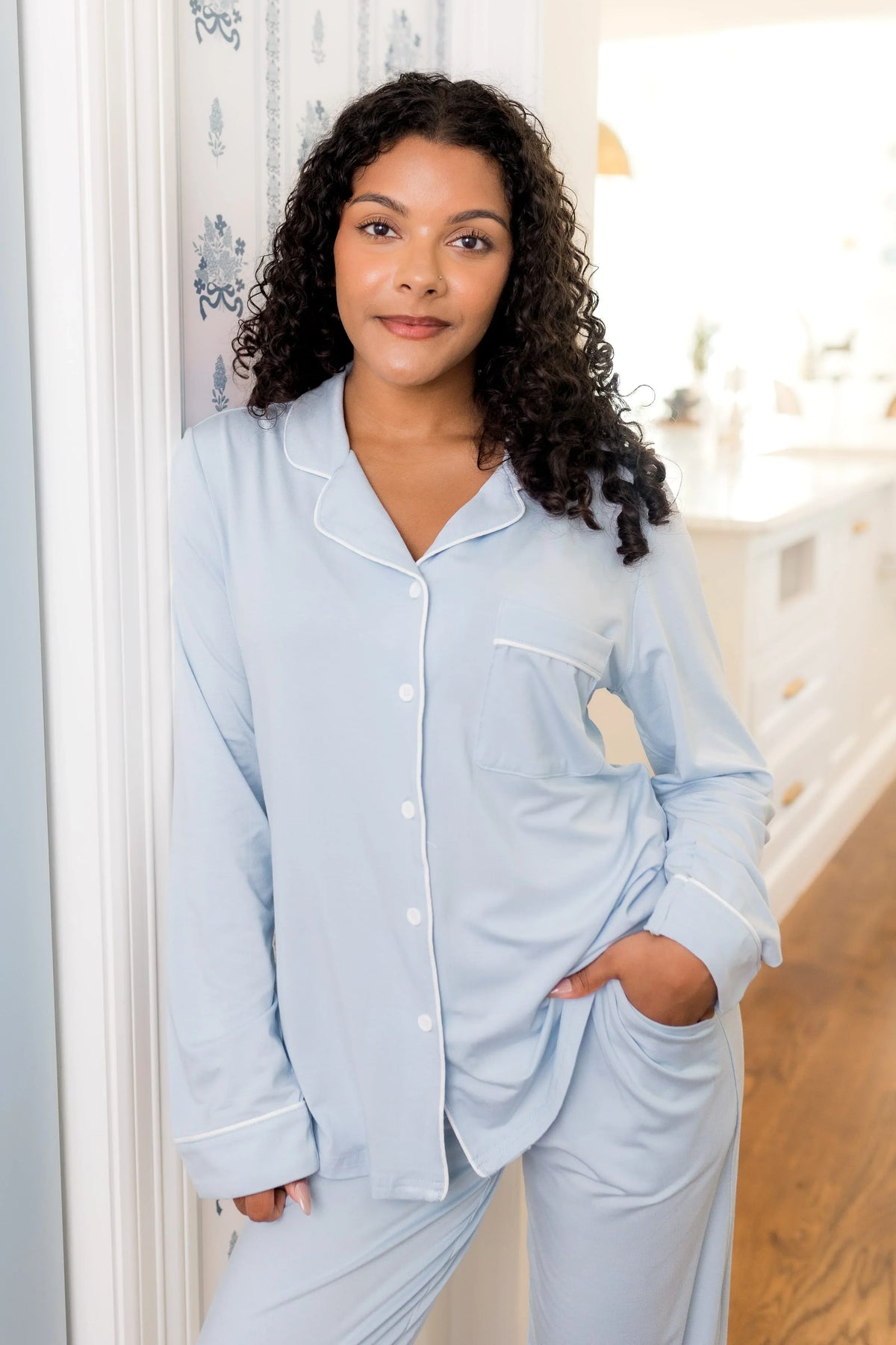 Long-Sleeved Women's Pajama Set in Breeze Main image