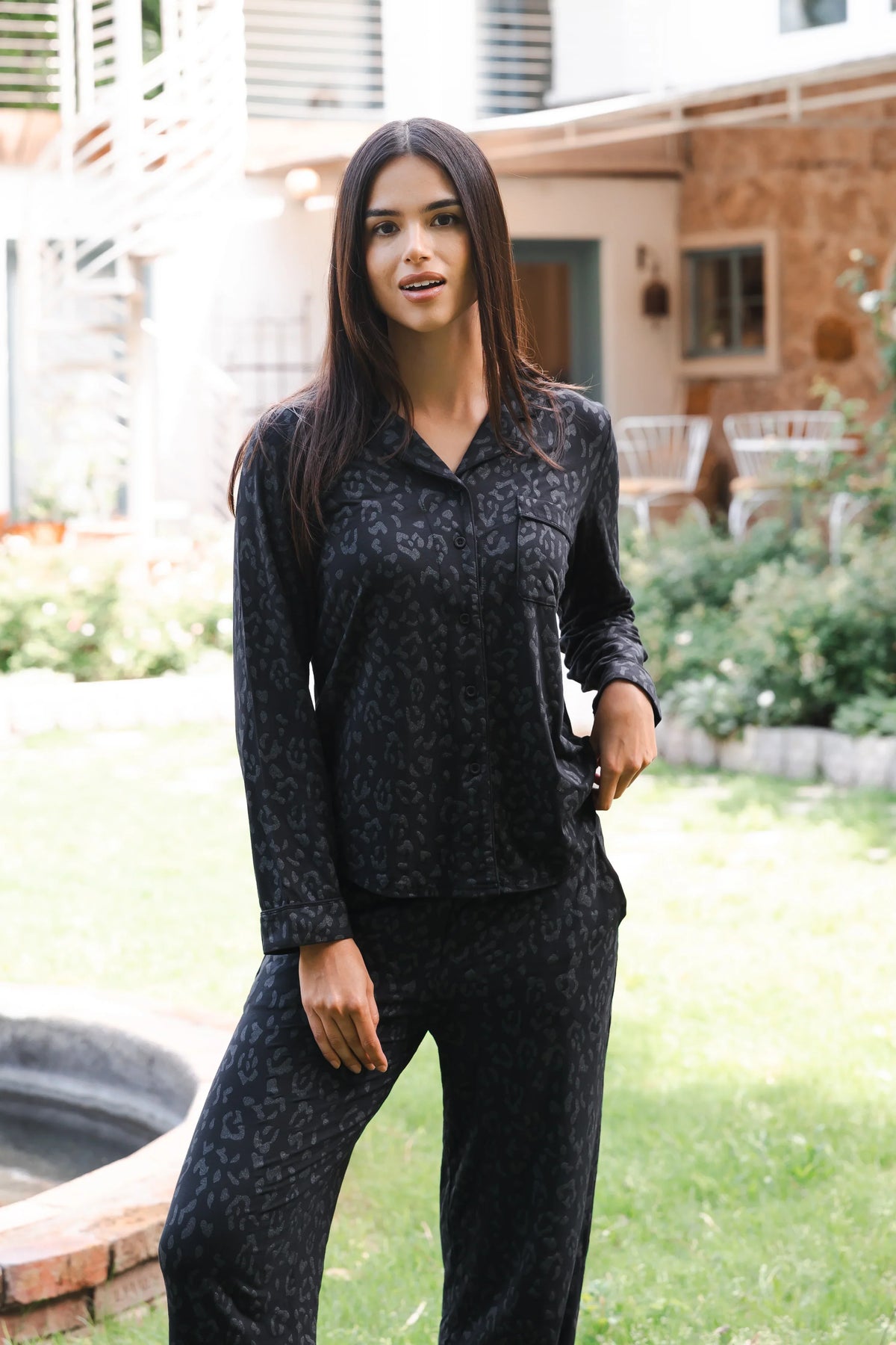 Long-Sleeved Women's Pajama Set in Midnight Leopard Main image