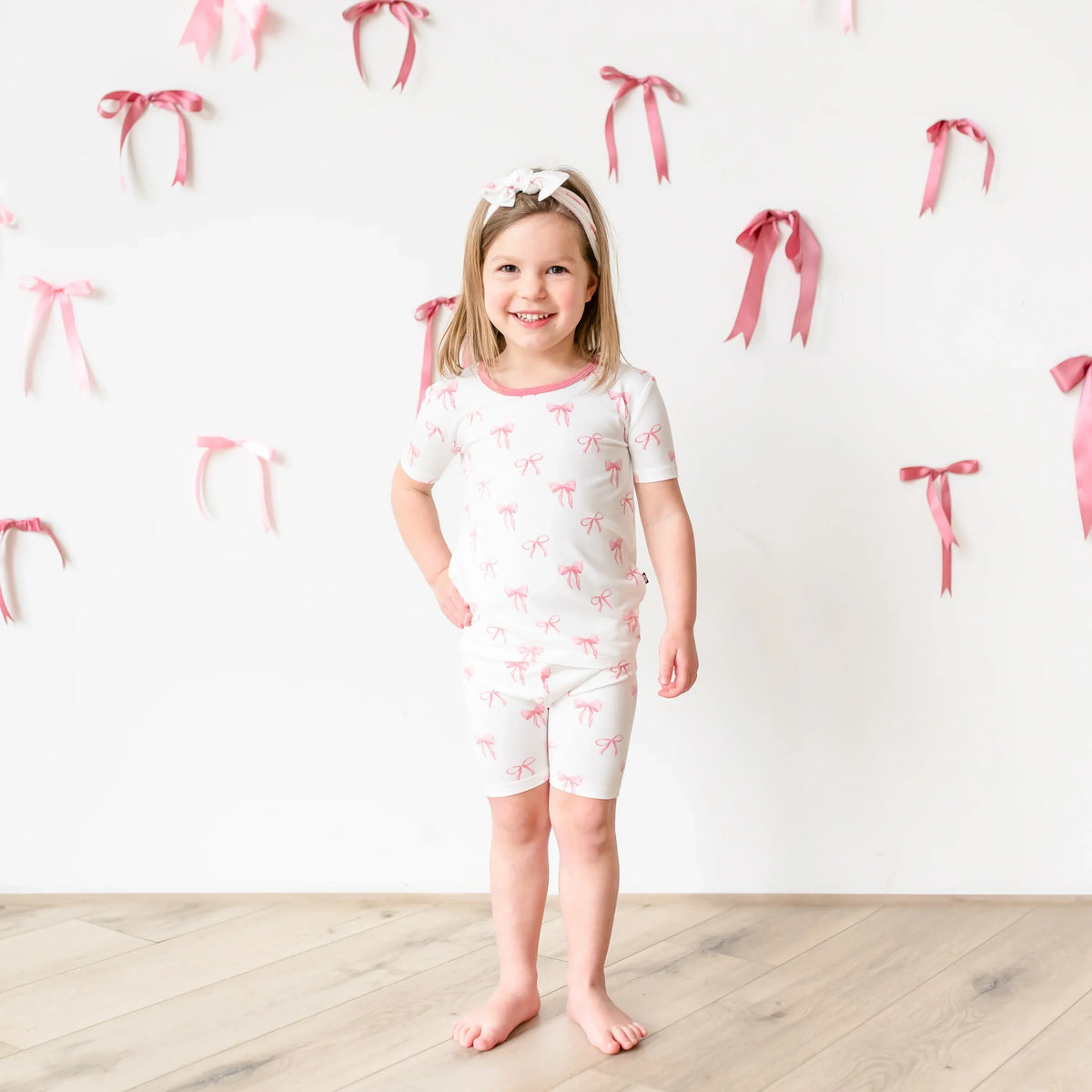 Short Sleeve Pajamas in Bow Main image