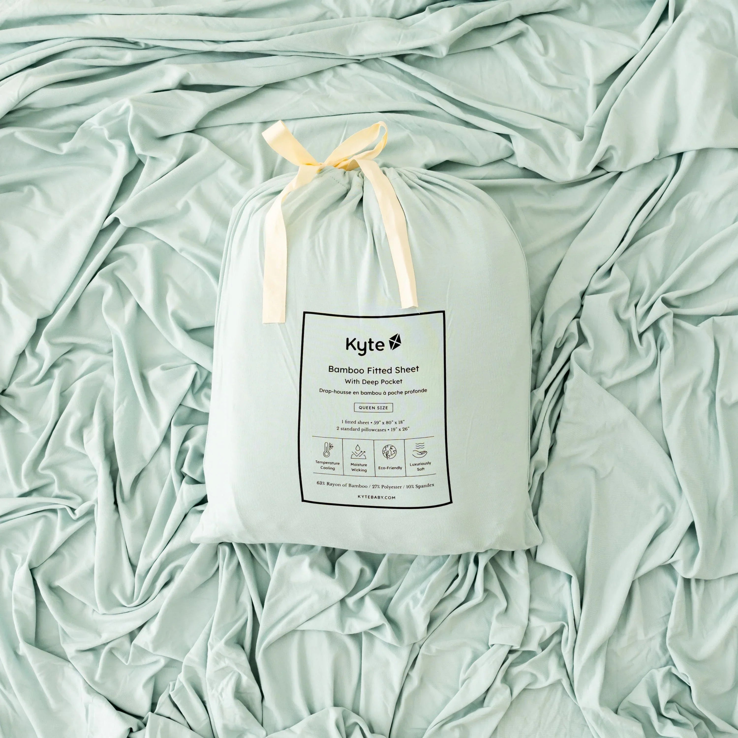 Fitted Sheet with Pillowcases in Sage Secondary image