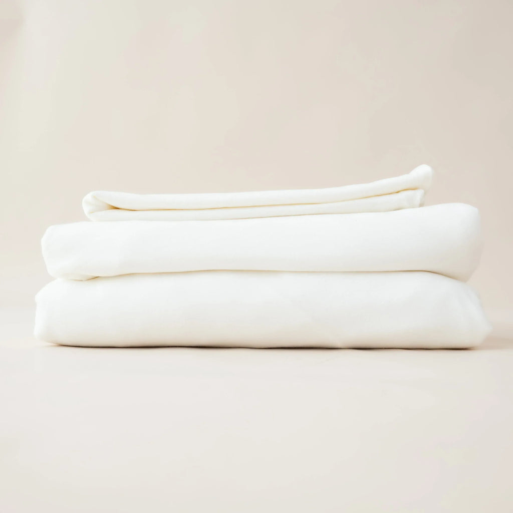 Fitted Sheet with Pillowcases in Cloud