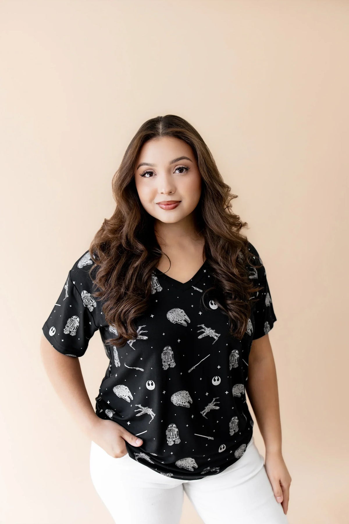 Women's Relaxed Fit V-Neck in STAR WARS™ Main image