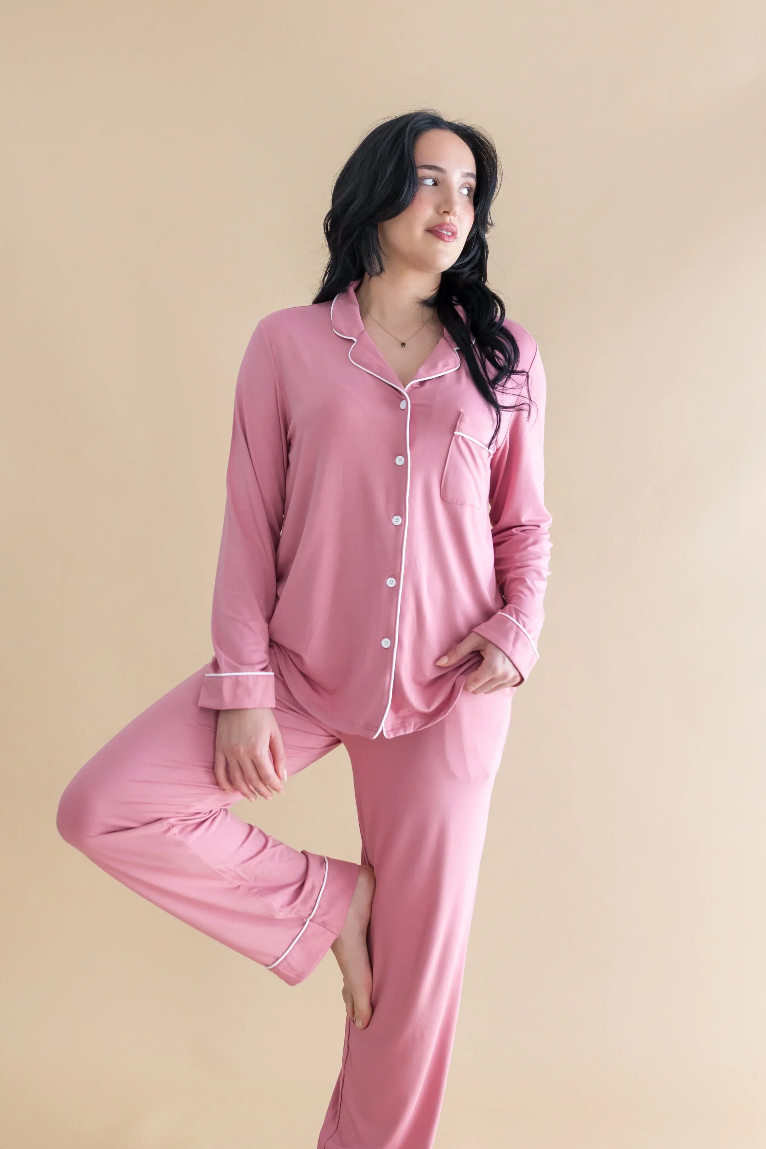 Long-Sleeved Women's Pajama Set in Apple Blossom with Cloud Trim Secondary image