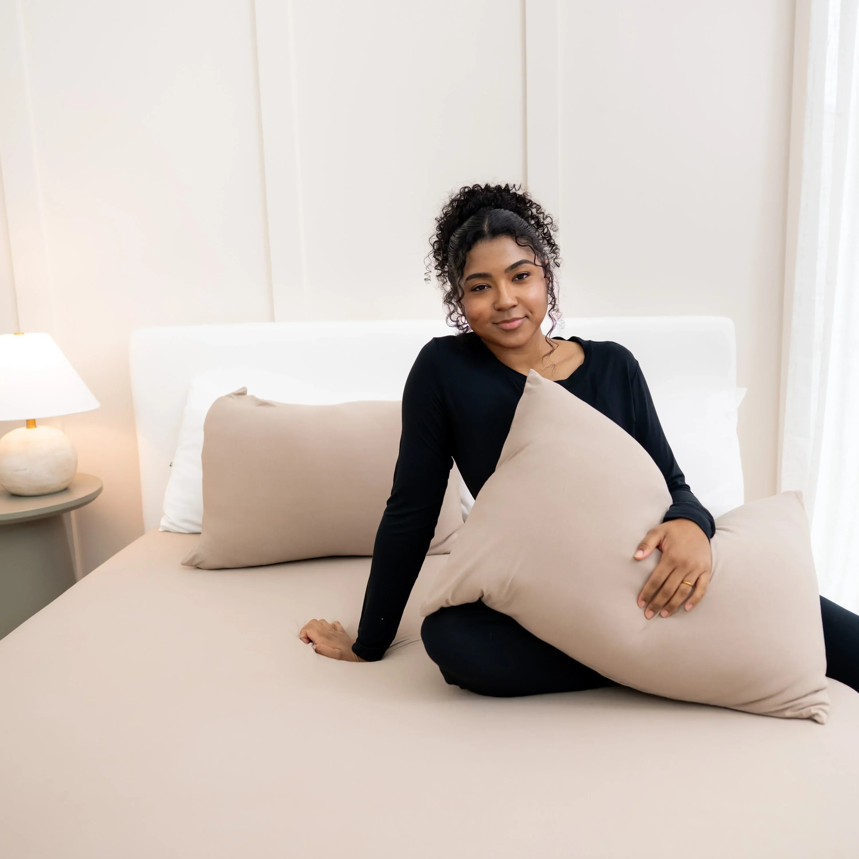 Fitted Sheet with Pillowcases in Almond Secondary image