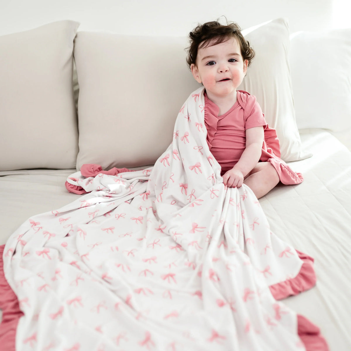 Ruffle Toddler Blanket in Bow 0.5 Main image