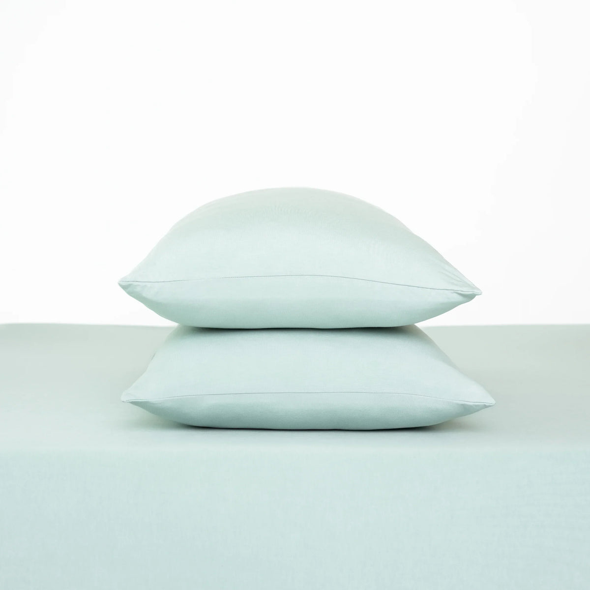 Fitted Sheet with Pillowcases in Sage Main image