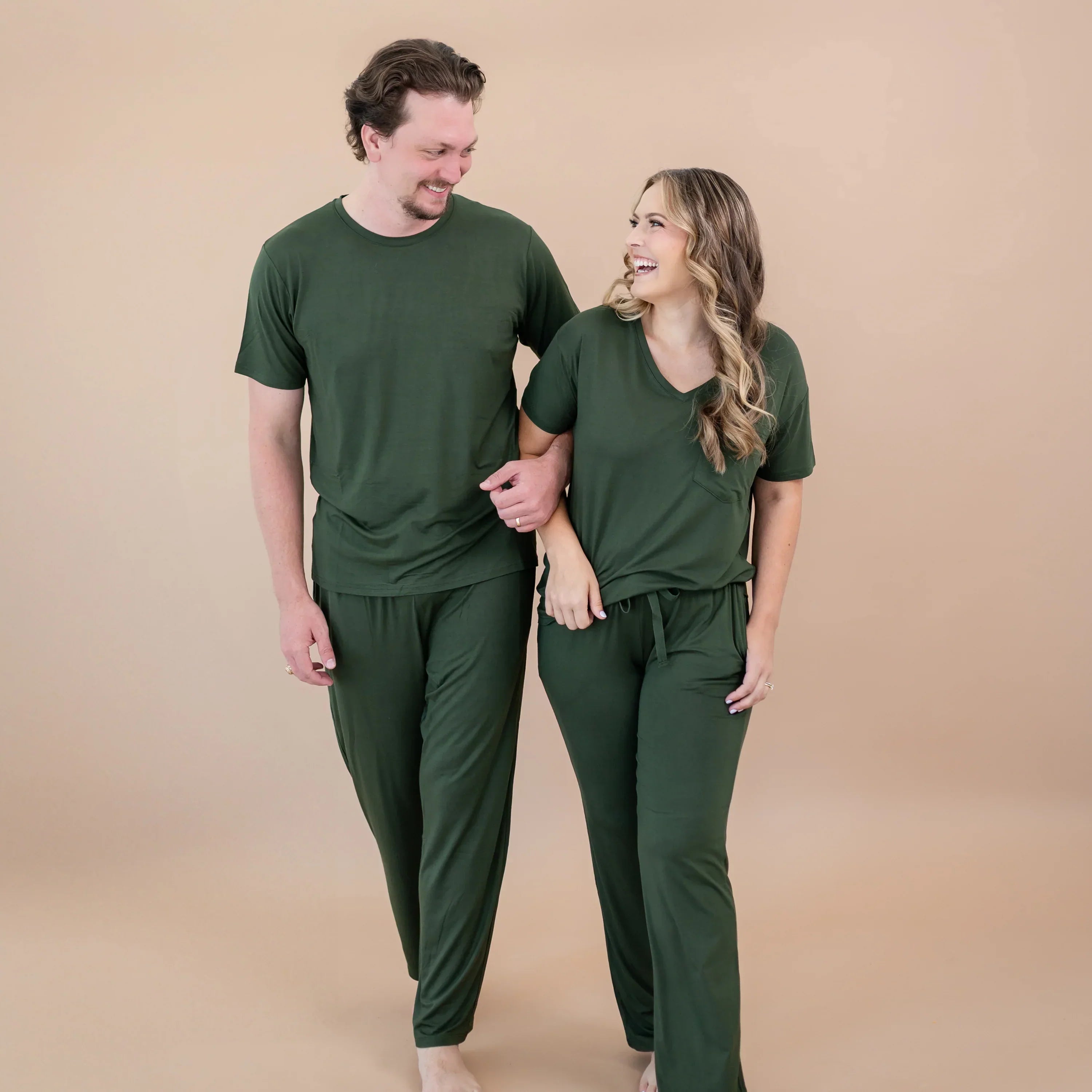 Women’s Relaxed Fit V-Neck in Fir Secondary image