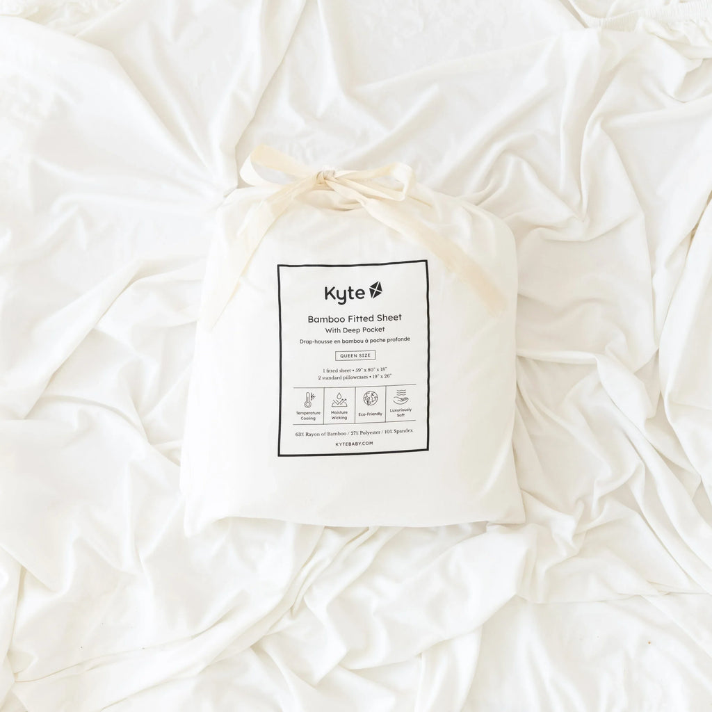 Fitted Sheet with Pillowcases in Cloud
