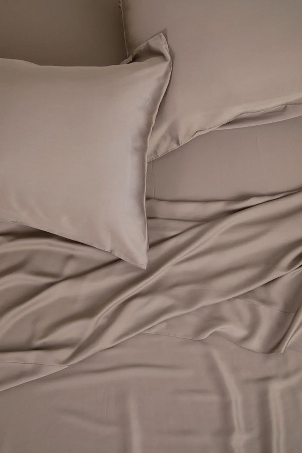 Bamboo Sateen Pillowcase Set in Truffle