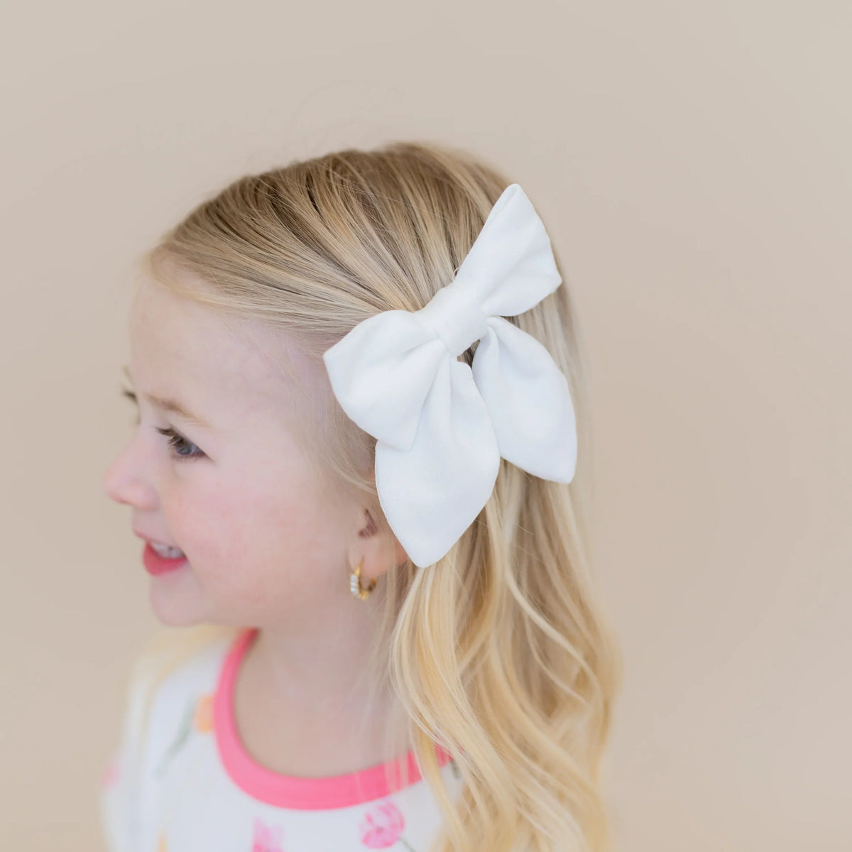 Medium Alligator Clip Bow in Cloud Main image