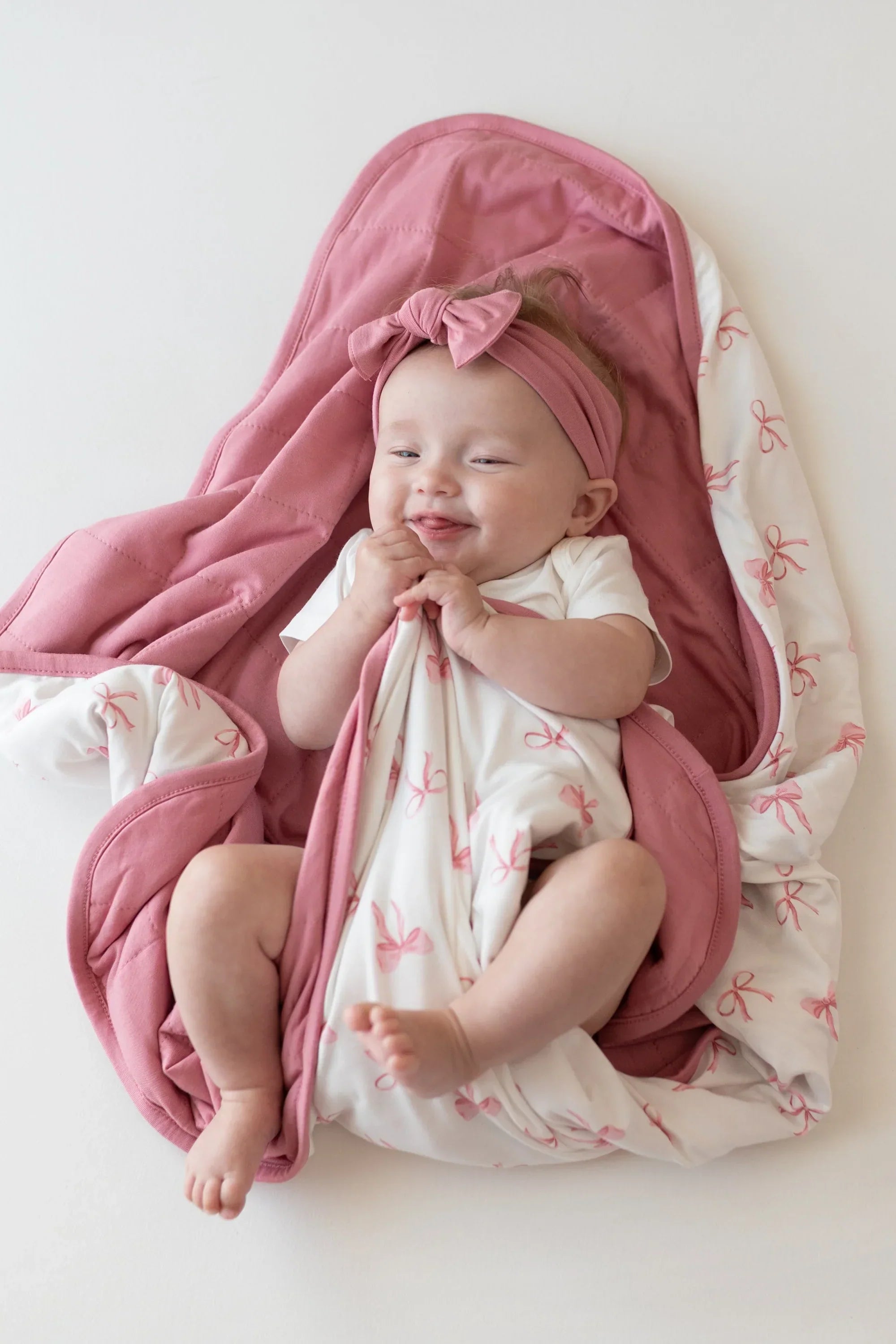 Baby Blanket in Bow 1.0 Secondary image