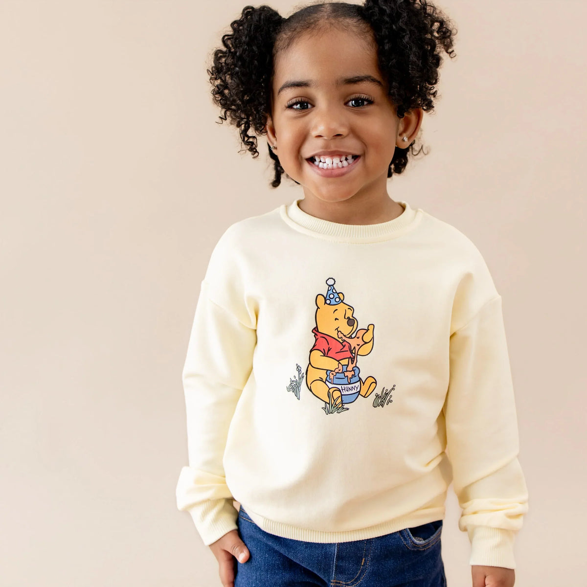 Sweatshirt in Winnie the Pooh on Chamomile Main image