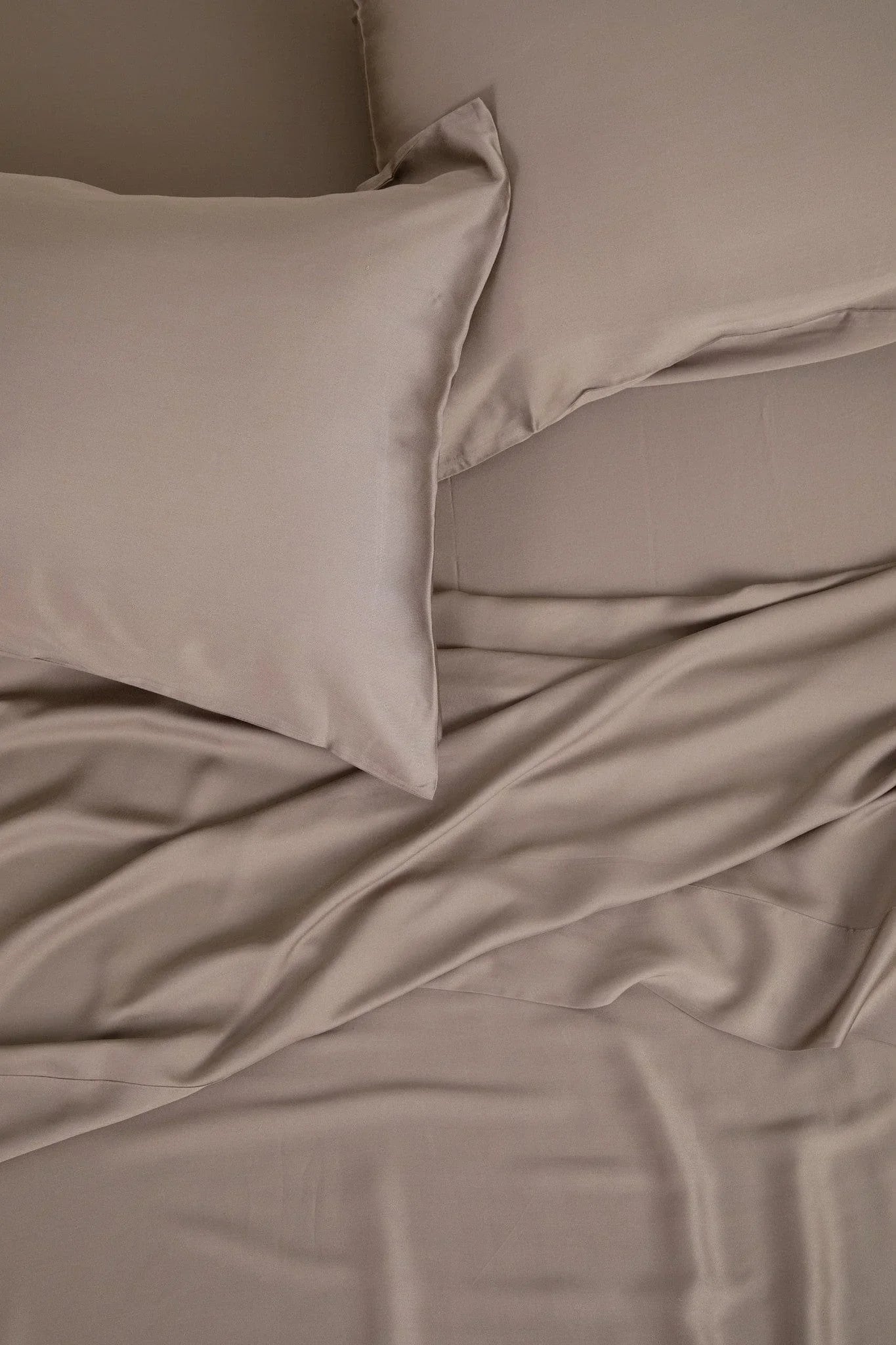 Bamboo Sateen Sheet Set in Truffle Secondary image