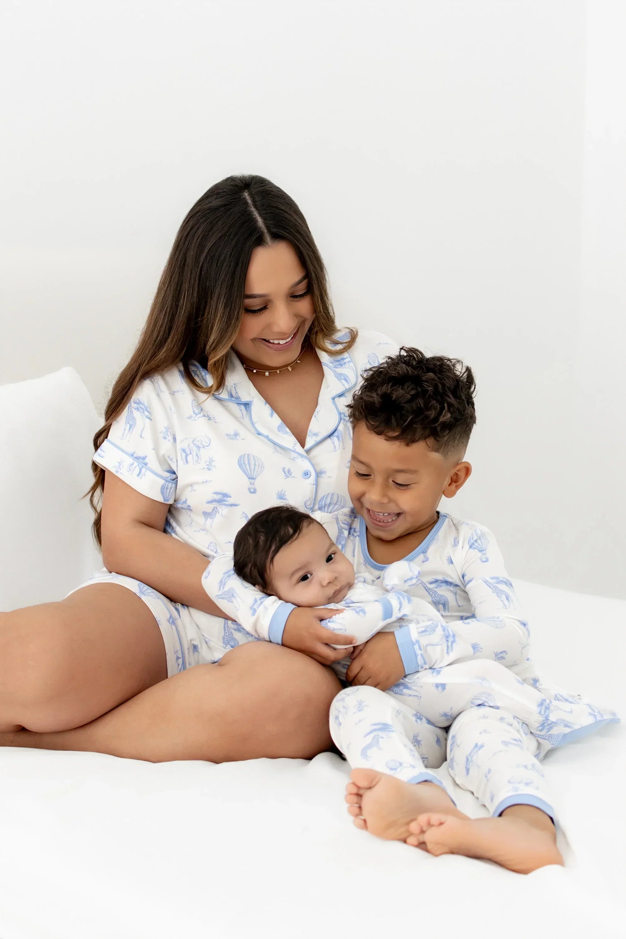 Women's Short Sleeve Pajama Set in Toile Safari Secondary image