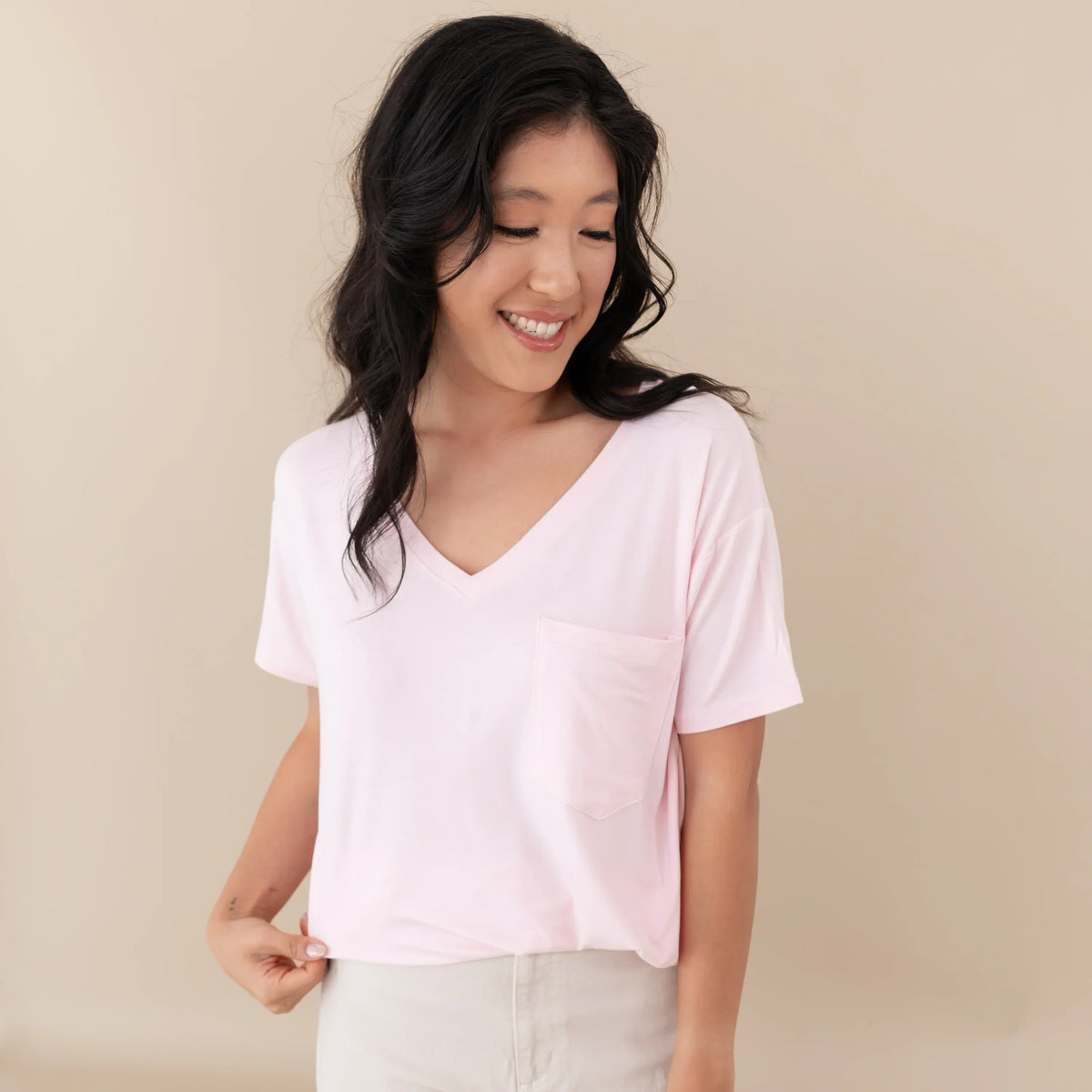 Women’s Relaxed Fit V-Neck in Sakura Main image
