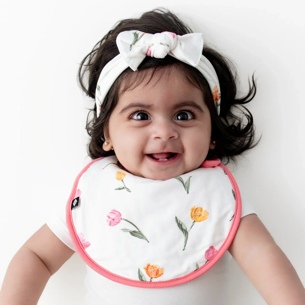 Cushy Bib in Tulip Main image