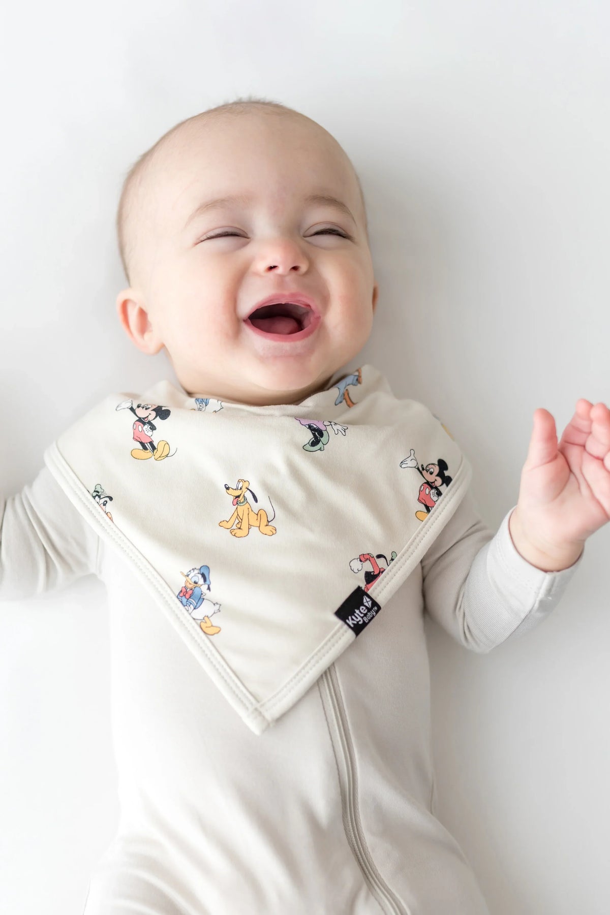 Bib in Mickey Mouse and Friends Main image