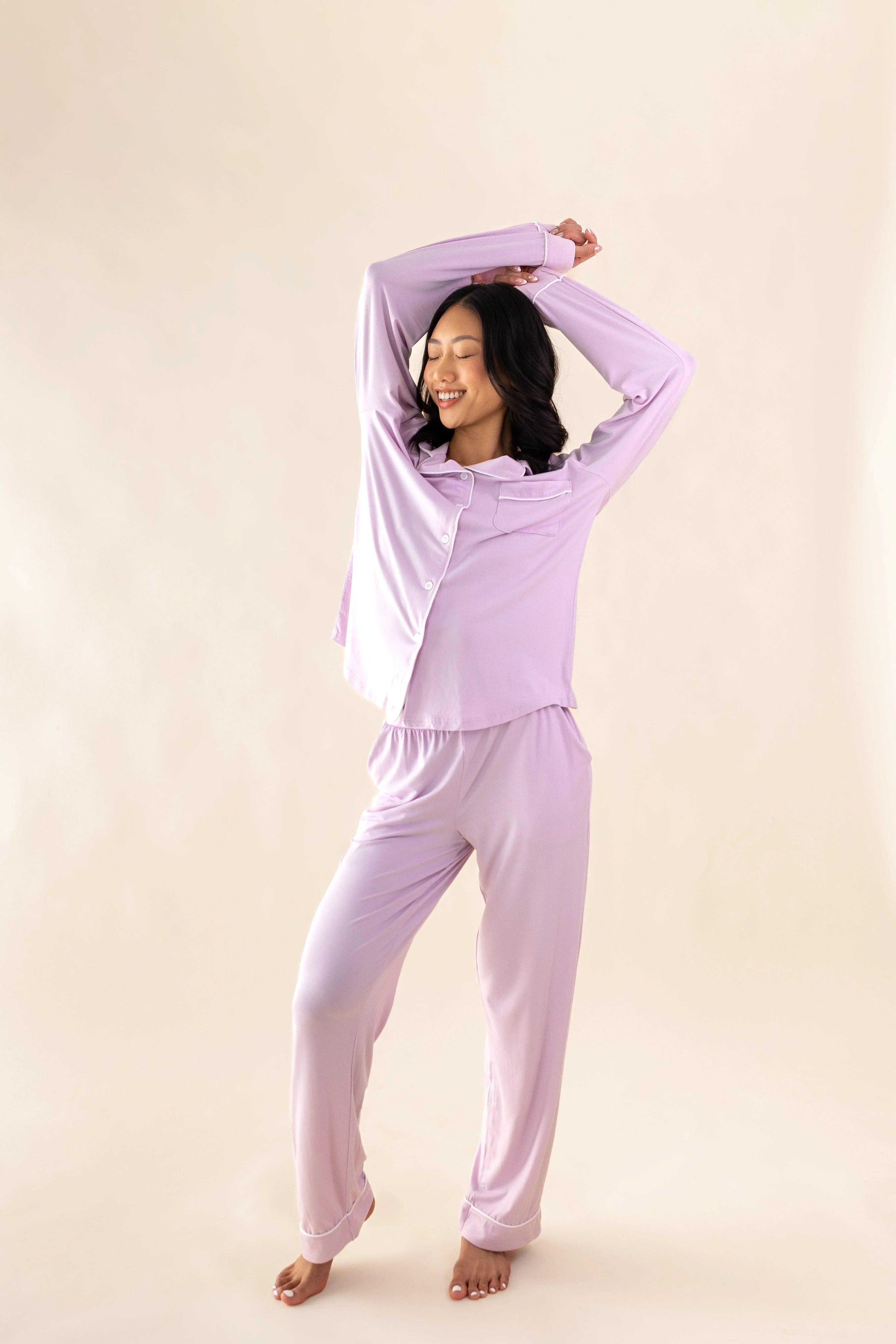 Long-Sleeved Women's Pajama Set in Thistle Secondary image