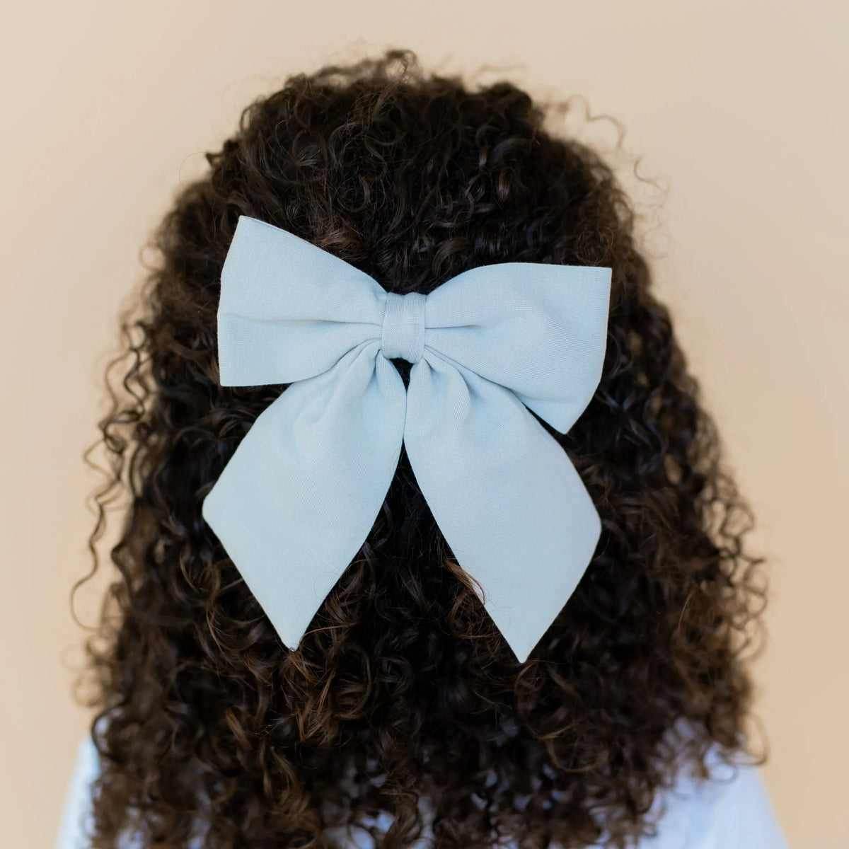 Large Alligator Clip Bow in Breeze Main image