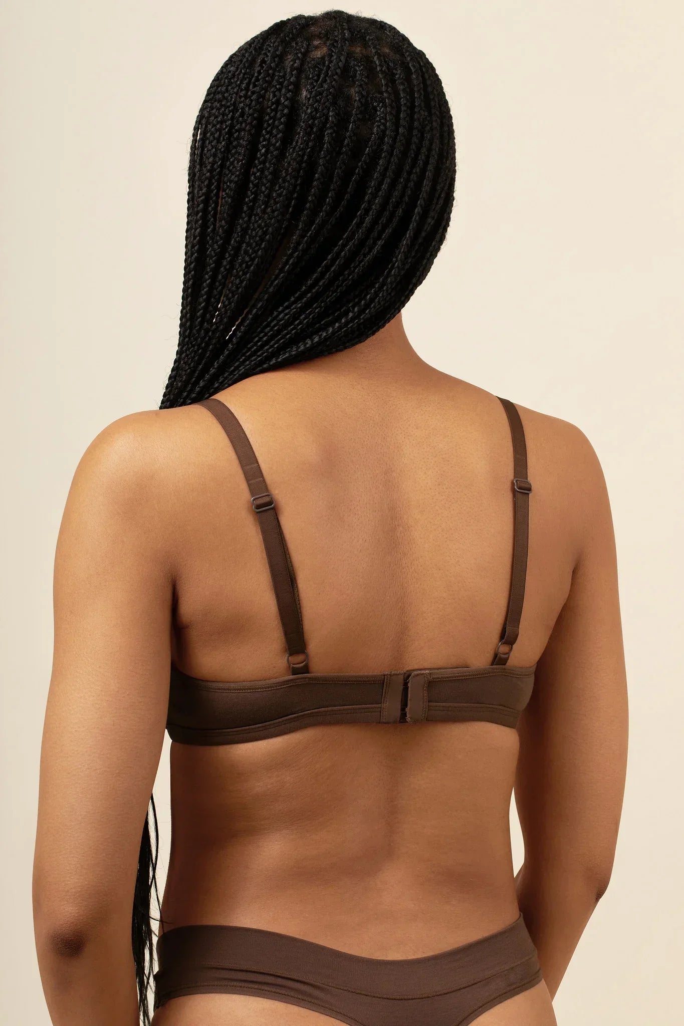 Women's V-Neck Bra in Toffee Secondary image