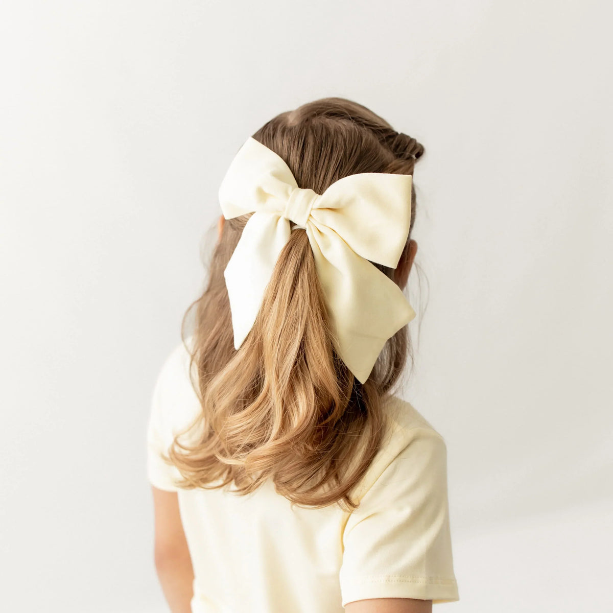 Large Alligator Clip Bow in Chamomile Main image