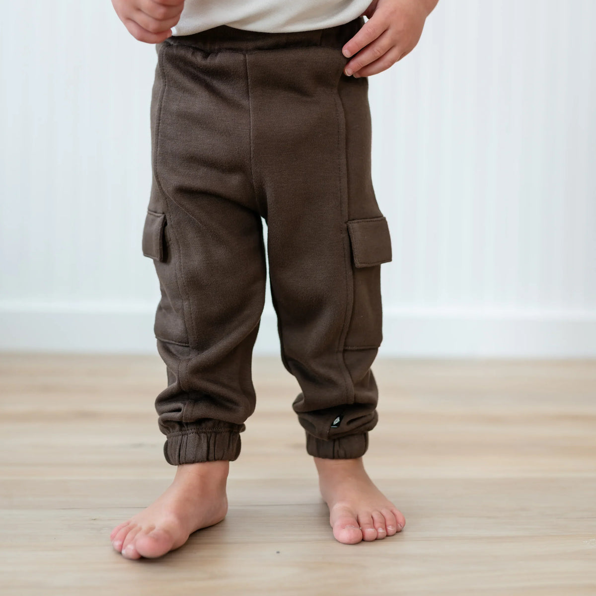 Fleece Cargo Pants in Espresso Main image