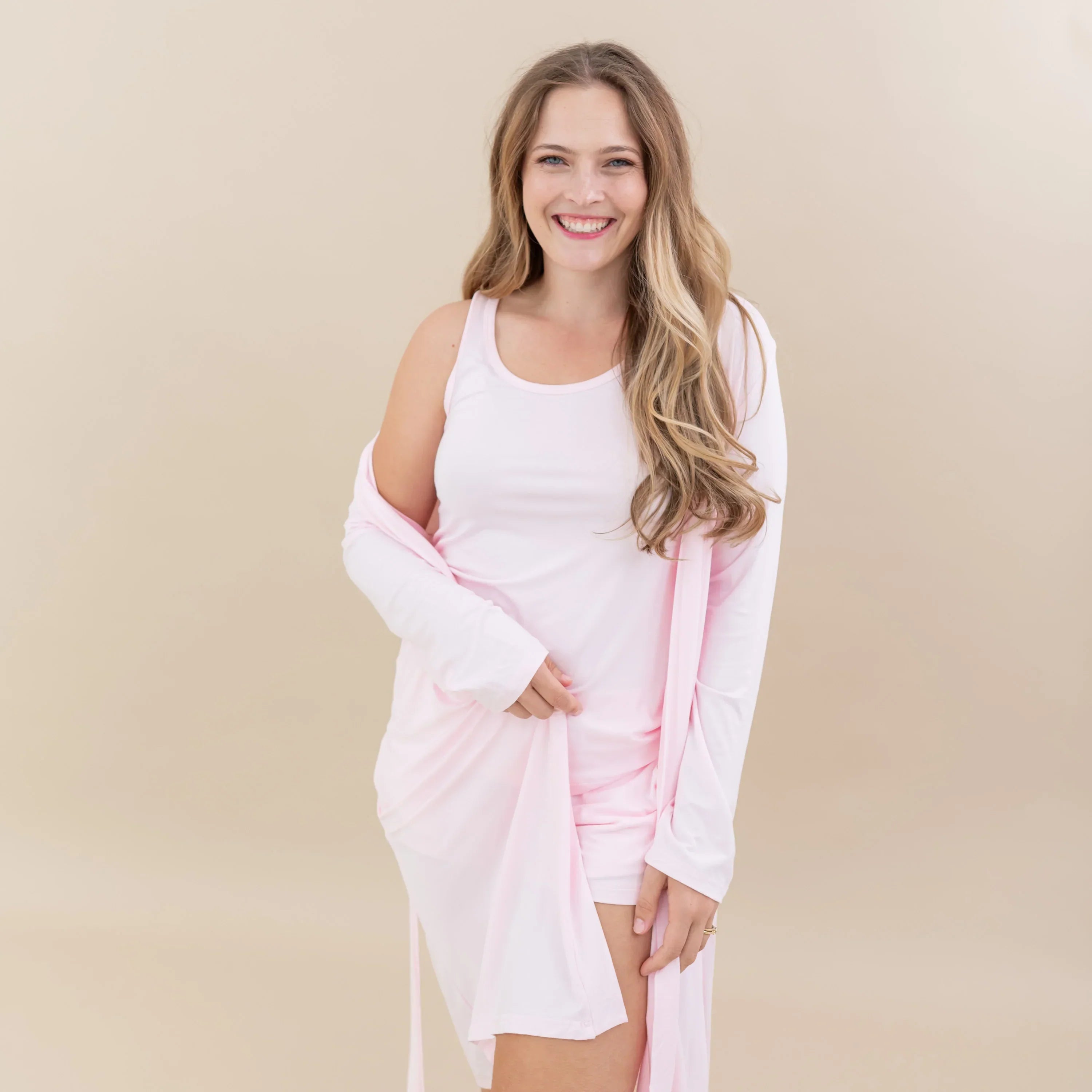 Women’s Lounge Robe in Sakura Secondary image
