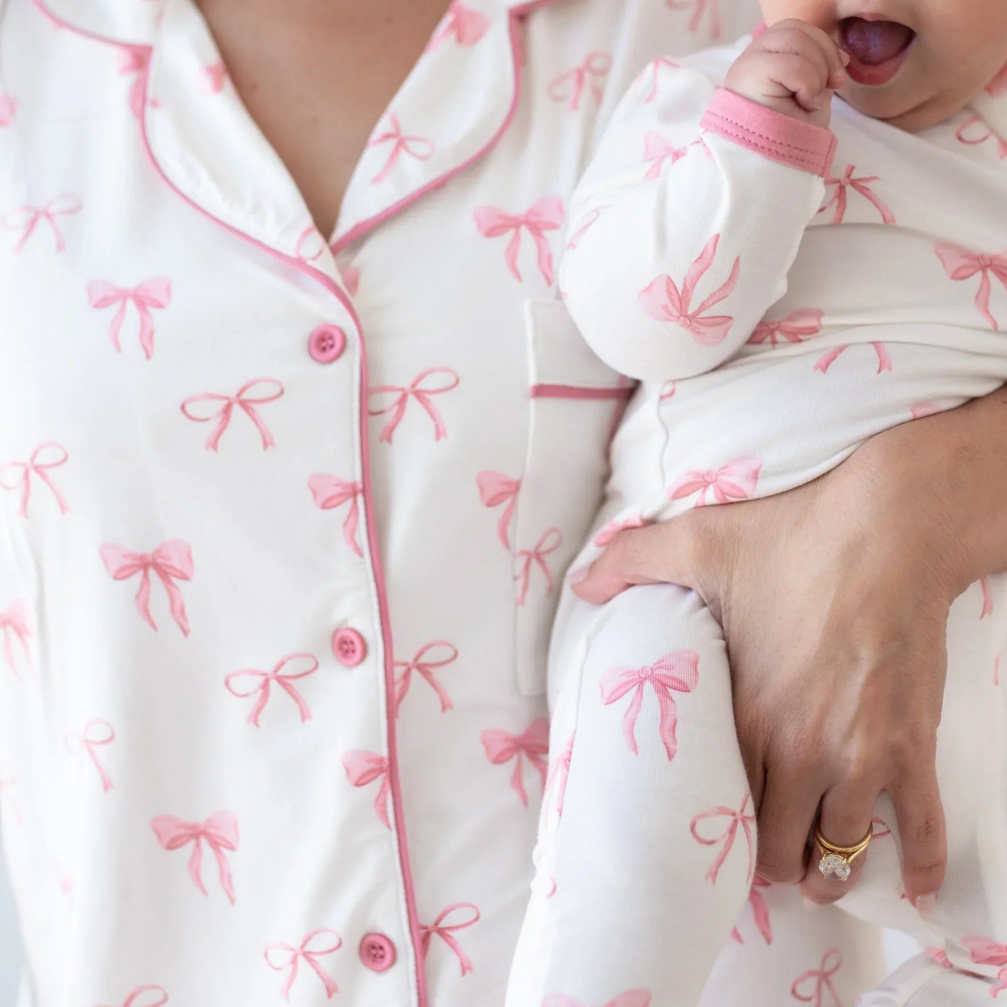 Women’s Short Sleeve Pajama Set in Bow Secondary image